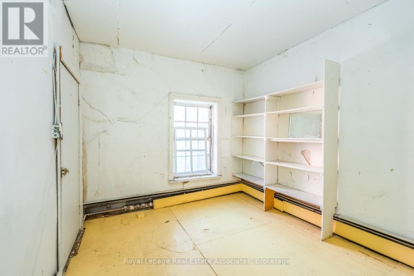 133 Dunlop Street E, Barrie, ON L4M1A6 Photo 5