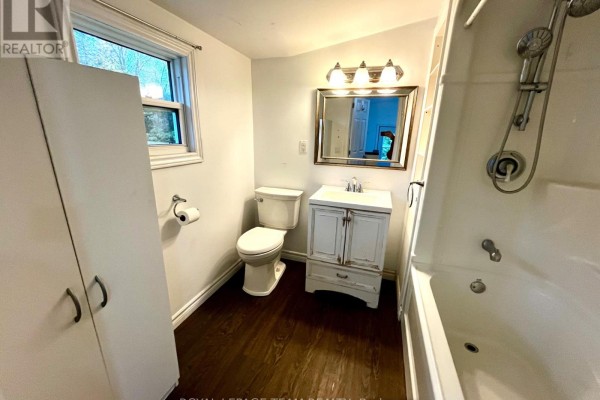 Bathroom - 133 Enright Road, Admaston/bromley, ON K7V3Z6 Photo 5