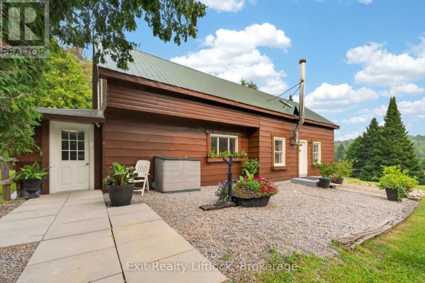 Kitchen - 133 Farmers Road, Kawartha Lakes, ON L0A1K0 Photo 3