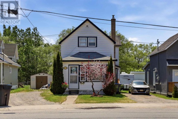 Kitchen - 133 Grosvenor Ave, Sault Ste  Marie, ON P6B2M2 Photo 2