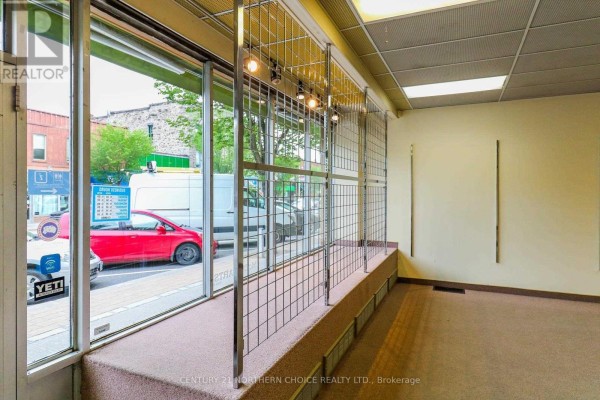133 Main Street South, Kenora, ON P9N1T1 Photo 4