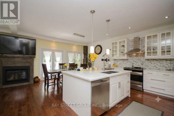 Bedroom 3 - 133 Riveredge Drive, Georgina, ON L4P2P4 Photo 4