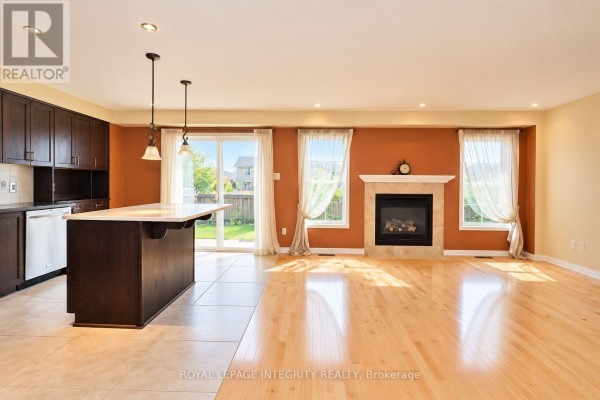 Dining room - 133 Shady Grove Street, Ottawa, ON K2G6Z5 Photo 4