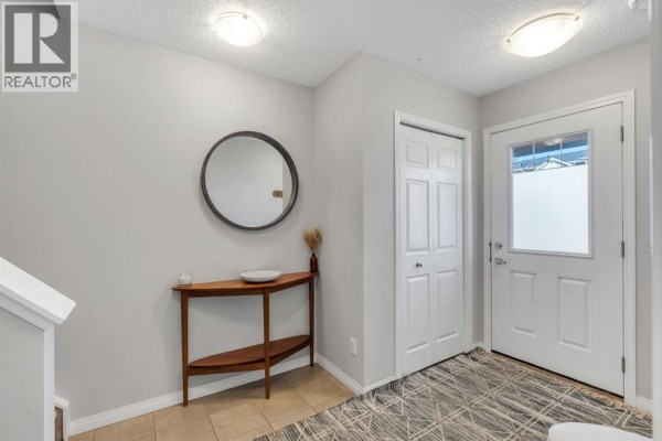 2pc Bathroom - 133 Sundown Road, Cochrane, AB T4C2M5 Photo 4