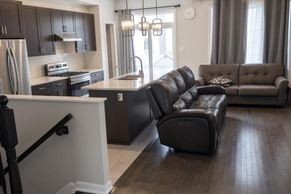133 Teelin Circle, Ottawa, ON K2C3H2 Photo 3
