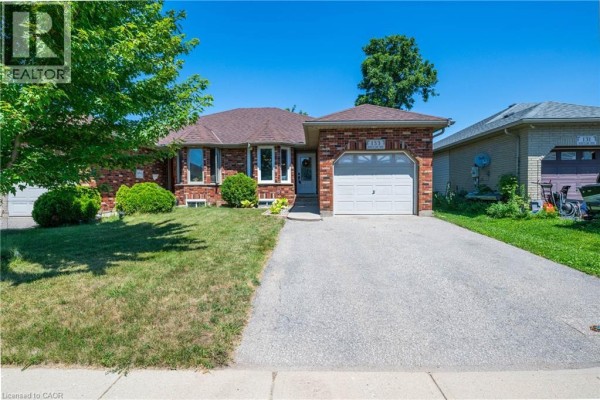 Recreation room - 133 Whitlaw Way, Paris, ON N3L4C9 Photo 2