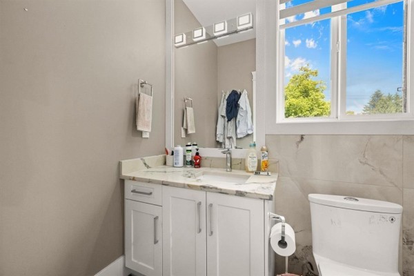 13306 90 Avenue, Surrey, BC V3V1C1 Photo 5