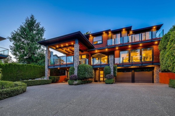 13307 Marine Drive, Surrey, BC V4A1E8 Photo 2