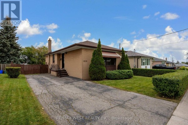 Living room - 1331 Sharbot Street, Oshawa, ON L1J1K1 Photo 2