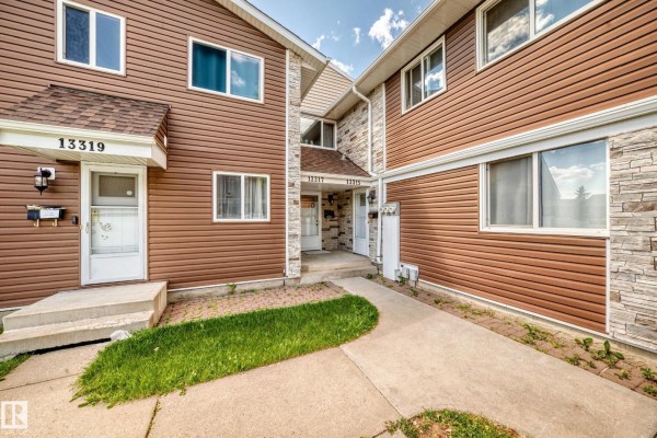 Kitchen - 13317 47 St Nw, Edmonton, AB T5A3L5 Photo 3