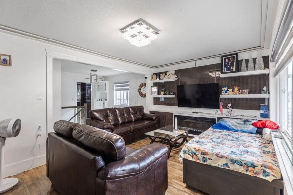 13317 84 Avenue, Surrey, BC V3W3H1 Photo 5