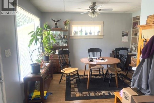 Foyer - 1332 97th Street, North Battleford, SK S9A0J8 Photo 4