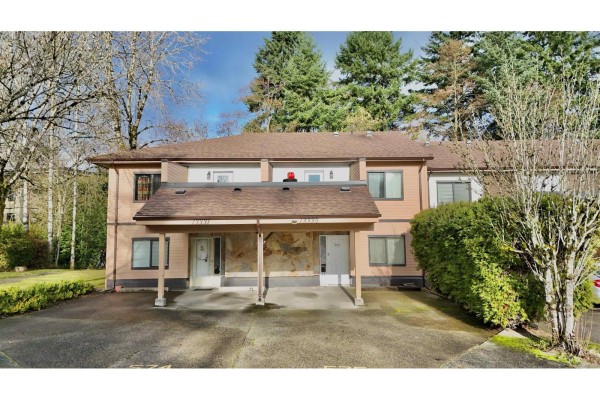 13335 70b Avenue, Surrey, BC, photo 2