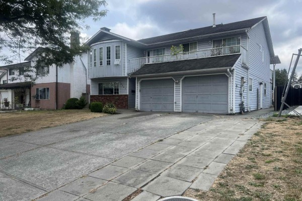 13342 79 Avenue, Surrey, BC V8W8H4 Photo 2
