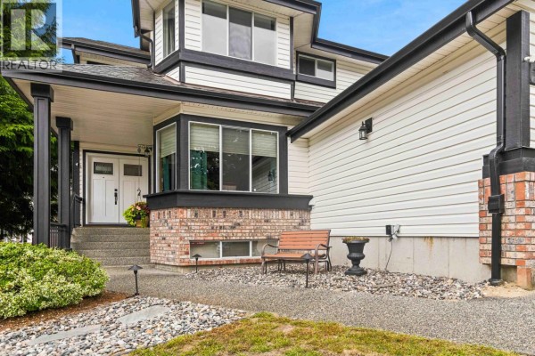 1336 Cimarron Drive, Coquitlam, BC V3B7E5 Photo 3