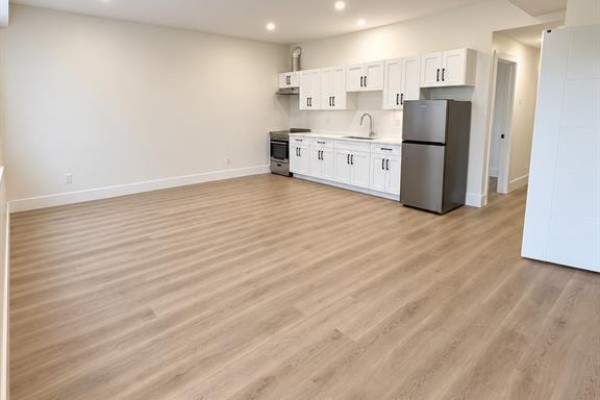 Kitchen - 1336 University Unit# Lower, Windsor, ON N9B1B5 Photo 2