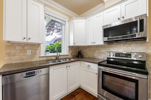 13385 23 Avenue, Surrey, BC V4A9S9 Photo 2