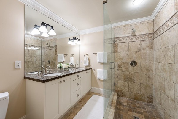 13385 23 Avenue, Surrey, BC V4A9S9 Photo 3
