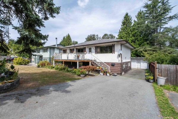 13389 Crestview Drive, Surrey, BC V3R6V3 Photo 3
