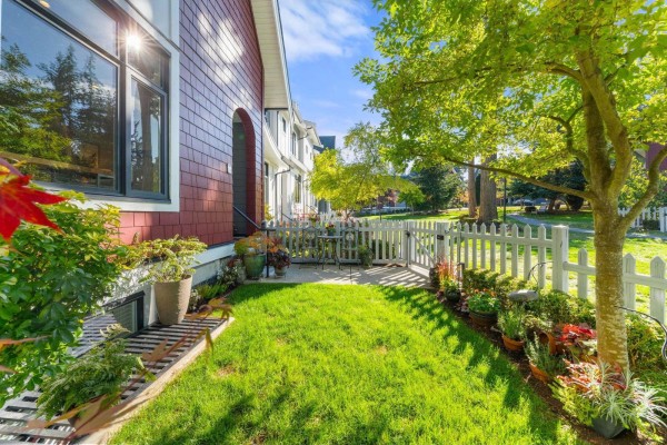 134 2853 Helc Place, Surrey, BC V3Z0N5 Photo 3