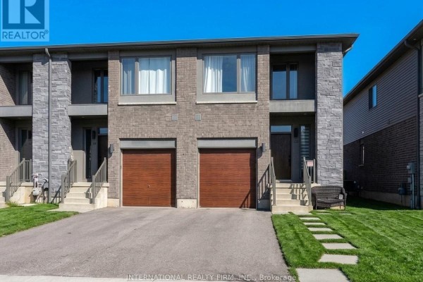 134 Bedrock Drive, Hamilton, ON L8J0K6 Photo 2