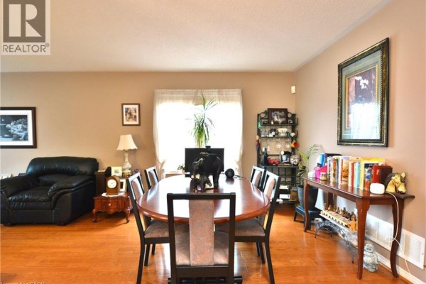 4pc Bathroom - 134 Boulding Avenue, Waterdown, ON L0R2M3 Photo 5