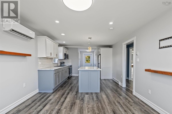 4pc Bathroom - 134 Brookland Street, Glace Bay, NS B1M1A9 Photo 5