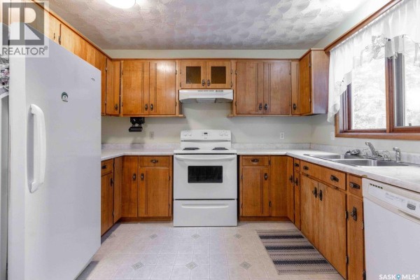 Dining room - 134 Christopher Road, Saskatoon, SK S7J3R9 Photo 3
