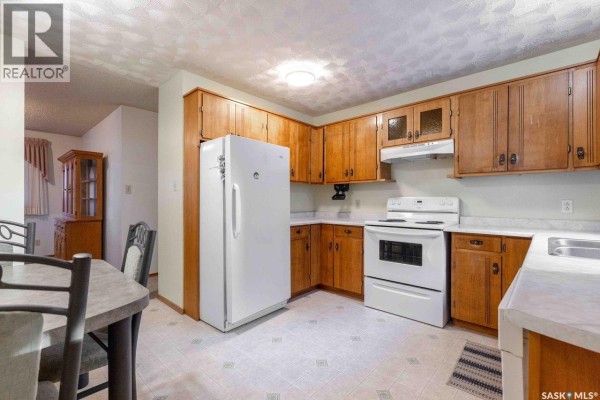Primary Bedroom - 134 Christopher Road, Saskatoon, SK S7J3R9 Photo 4