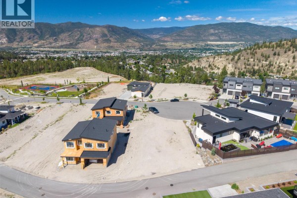 134 Deer Place, Penticton, BC V2A0J8 Photo 4