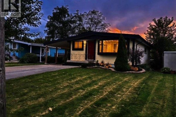 134 Deschene Avenue, Hamilton, ON L9A3K1 Photo 2