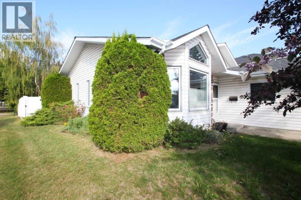 134 Douglas Avenue, Red Deer, AB, photo 2
