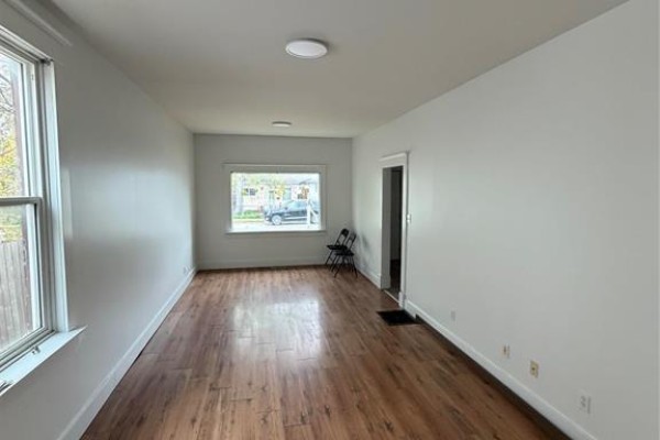 Eat in kitchen - 134 Hespeler Avenue, Winnipeg, MB R2L0L4 Photo 3