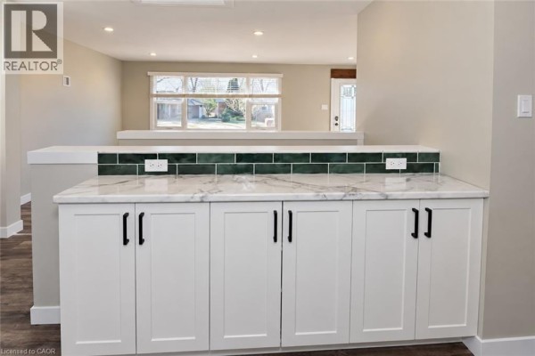 4pc Bathroom - 134 Oakside Street, London, ON N5Y1E7 Photo 5