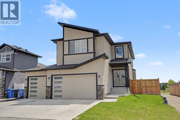 1340 Lackner Boulevard, Carstairs, AB, photo 2