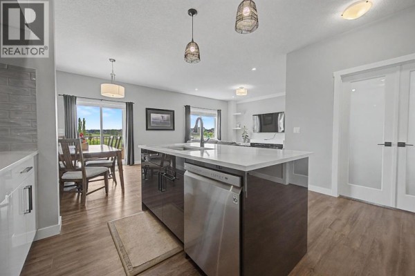 1340 Lackner Boulevard, Carstairs, AB, photo 3