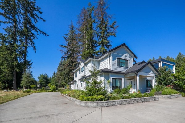 13409 56 Avenue, Surrey, BC V3X2Z5 Photo 2
