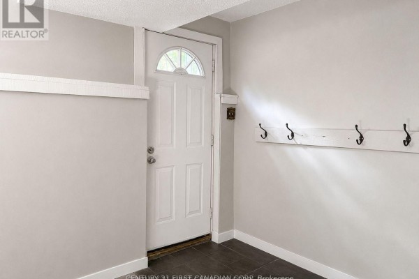 1341 Aldersbrook Road, London North, ON, photo 2