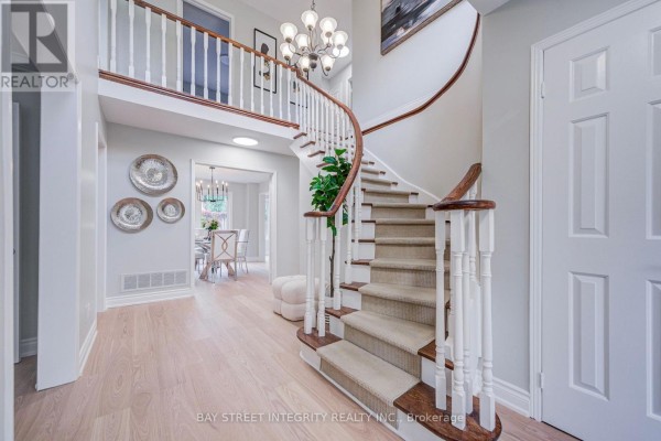 1341 Old English Lane, Oakville, ON L6M2P9 Photo 4