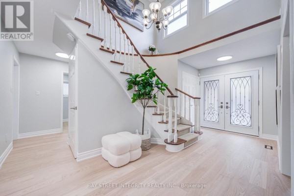 1341 Old English Lane, Oakville, ON L6M2P9 Photo 5