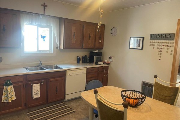 Office - 134173 Pth 16 Highway, Shoal Lake, MB R0J1Z0 Photo 5