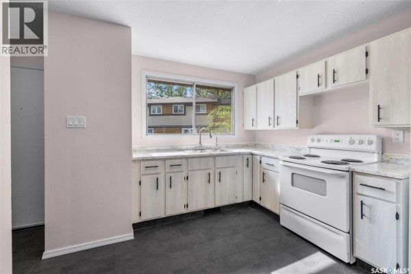 4pc Bathroom - 1342 Brown Street, Regina, SK S4N5M3 Photo 5