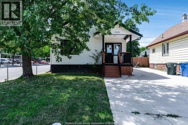 1343 Lillian, Windsor, ON, photo 2