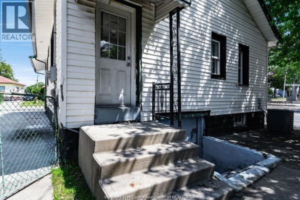 1343 Lillian, Windsor, ON, photo 3