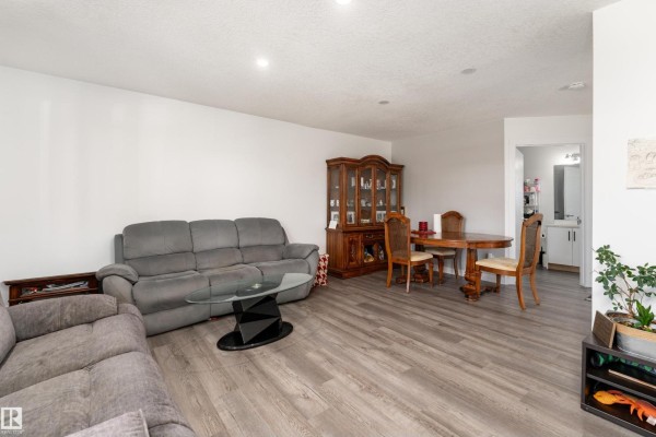 Primary Bedroom - 13435 101 St Nw, Edmonton, AB T5E4G5 Photo 4