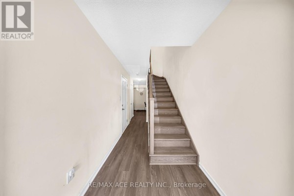 Living room - 1344 Bradenton  Path, Oshawa, ON L1K1A9 Photo 3
