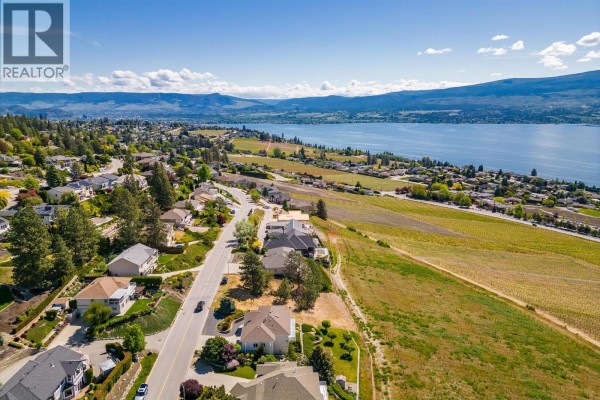 1345 Gregory Road, West Kelowna, BC V1Z3P2 Photo 5