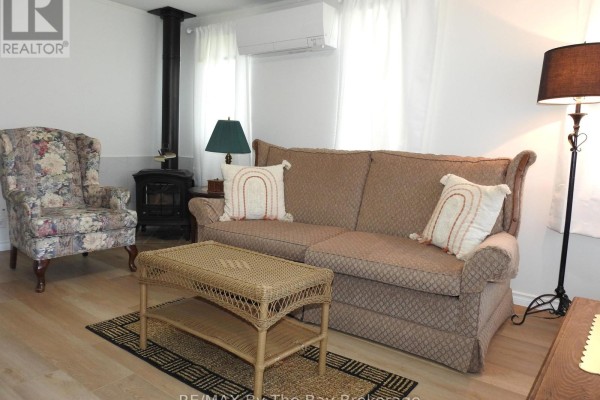 Family room - 1345 Mosley Street, Wasaga Beach, ON L9Z2C7 Photo 5
