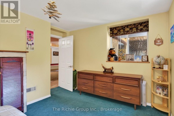 Kitchen - 1345 South Wilberforce Road, Highlands East, ON K0M3C0 Photo 5