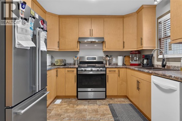 4pc Bathroom - 13471 Jane Street, Thamesville, ON N0P2K0 Photo 5